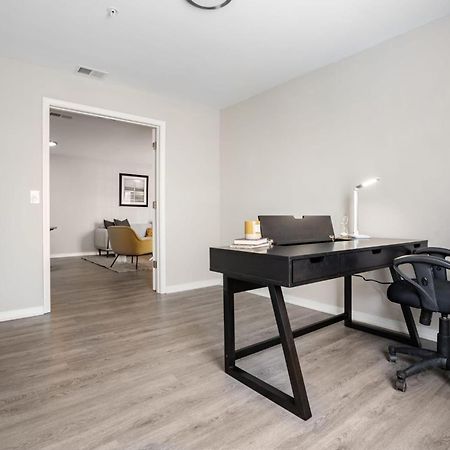 One Bedroom Apartment Near Downtown Роли Экстерьер фото