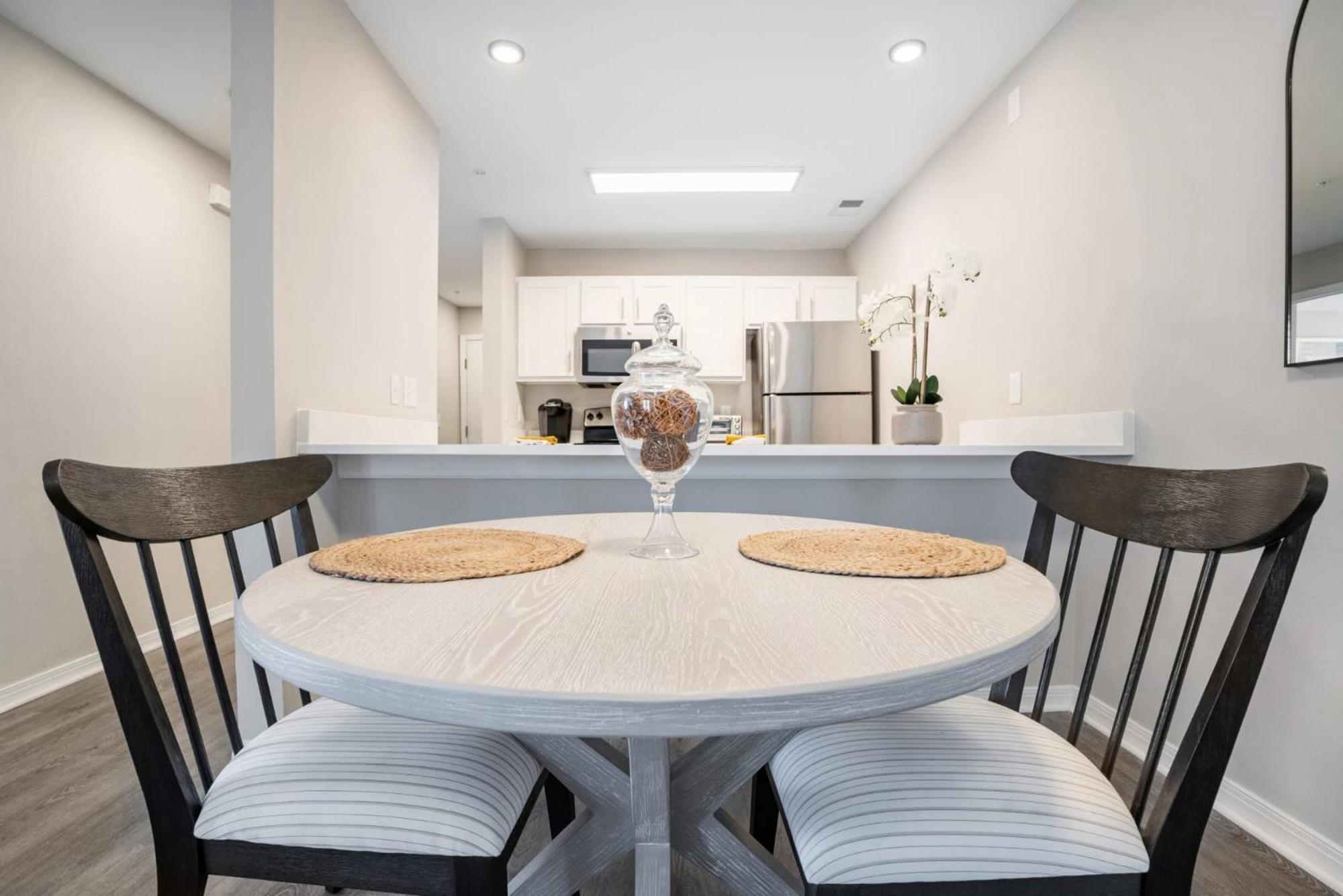 One Bedroom Apartment Near Downtown Роли Экстерьер фото
